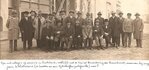 Karel Reker (links) met collega's op werkbezoek.
              <br/>
              Uit nalatenschap Nijhuis & Reker (P. Suidman), 1930/1931